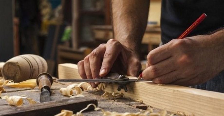 7 Important Items You Need for Your Woodworking Shop