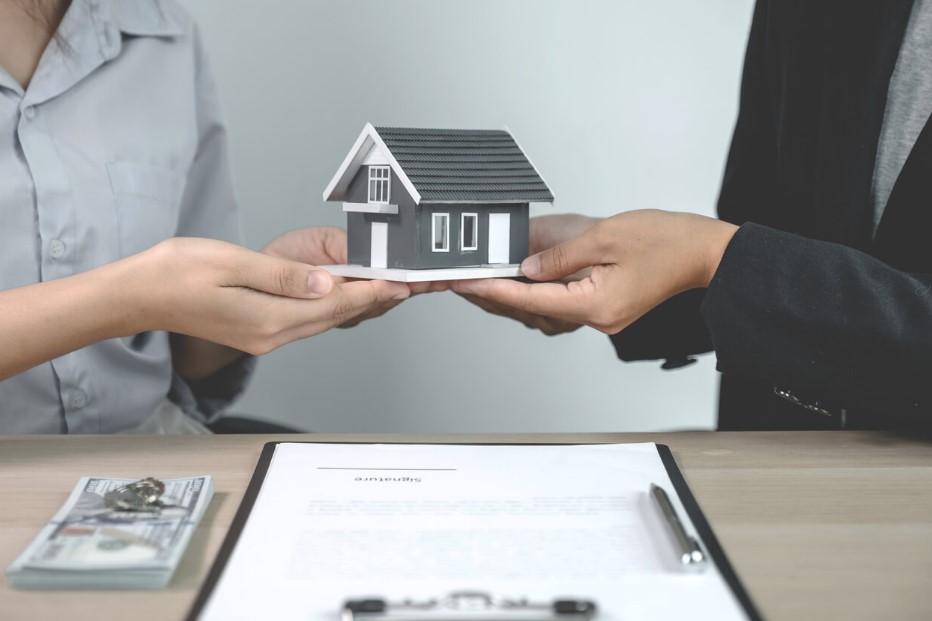 What to Know About Title Insurance Before Buying Property?